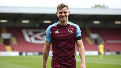 Walsall have signed Irish forward James Furlong on a one-year deal as the Saddlers bolster their early League Two campaign